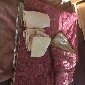 Croscill King Size Bed Set